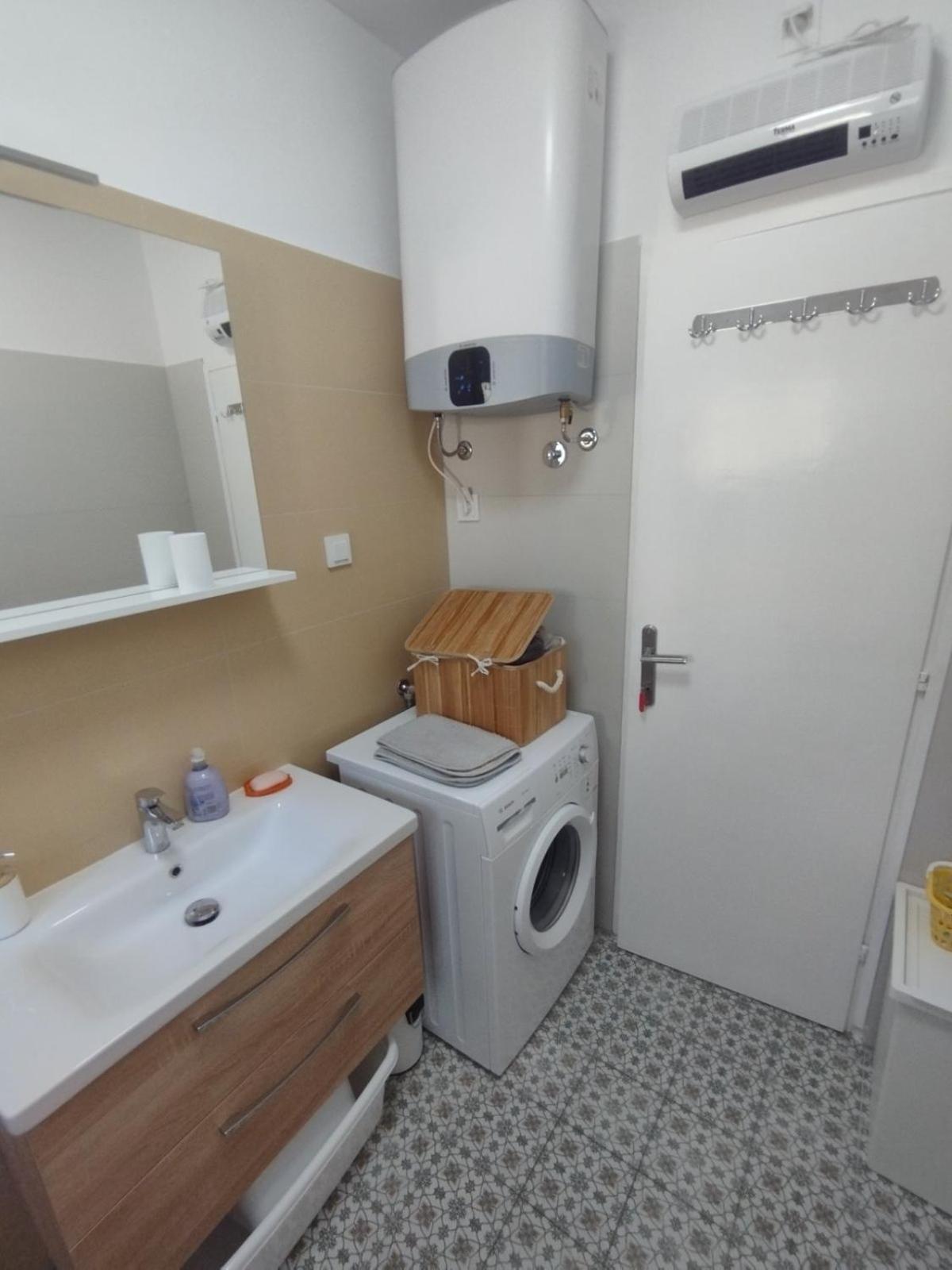 Apartman Kora Njivice Εξωτερικό φωτογραφία