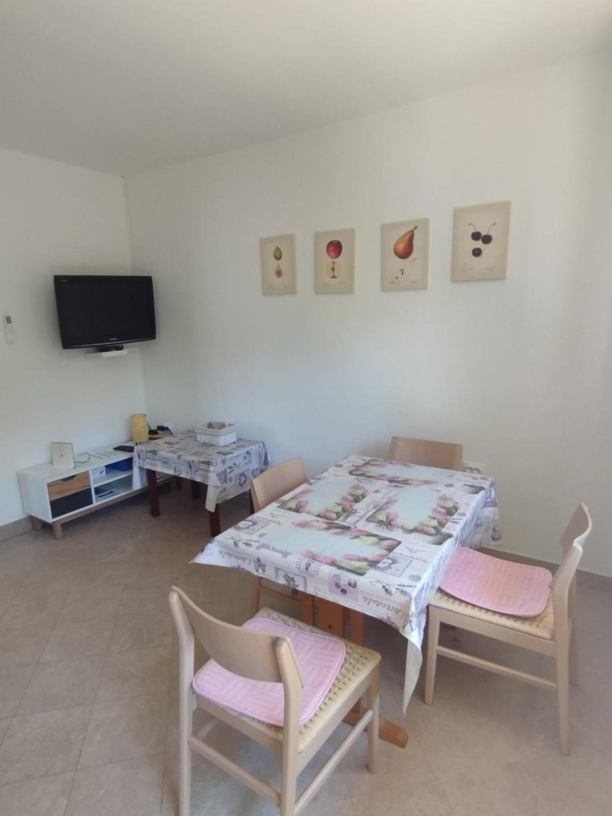 Apartman Kora Njivice Εξωτερικό φωτογραφία